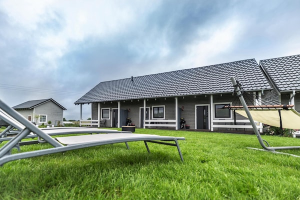 Bosrijke vakantievilla voor 6 bij zee in Rewal met zwembad en sauna - thumbnail 1