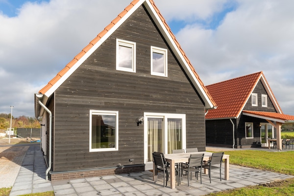 De Lepelaar: Modern vakantiehuis op 300m van het strand in Scherpenisse - thumbnail 1