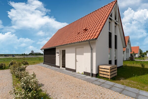 Modern vakantiehuis Wulpdal 51, op 300m van strand in Zeeland - thumbnail 1