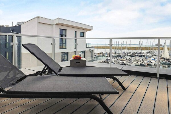 Penthouse aan de haven van Wendtorf met panoramisch zeezicht op 20 meter van het strand - thumbnail 2