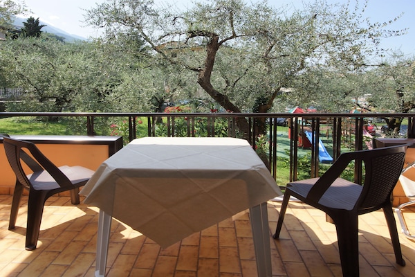 Centraal gelegen appartement in Malcesine nabij het Gardameer - thumbnail 4