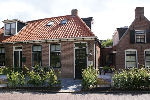 Wadden Geluk: Luxe vakantiehuis direct aan het Wad in Paesens - thumbnail 1