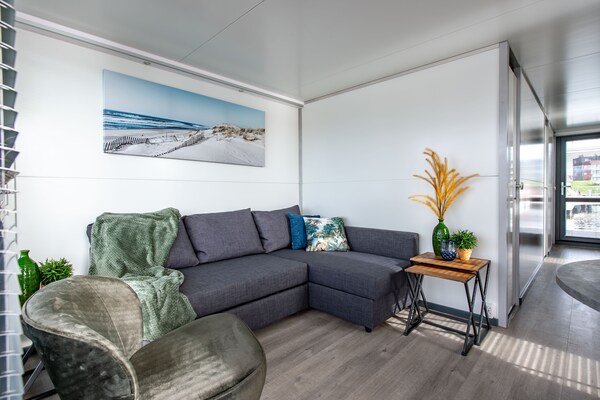 Waterlodge Blue Island: uniek overnachten aan het Veerse Meer - thumbnail 2