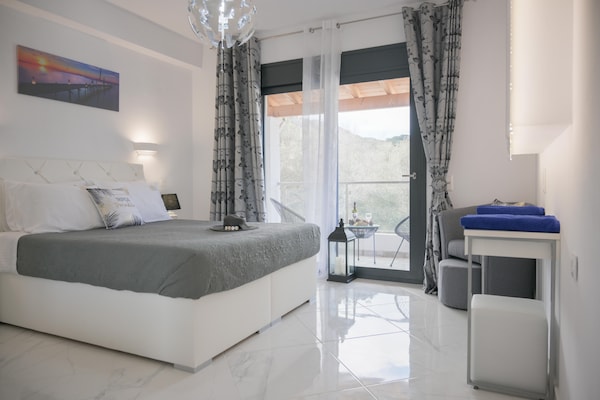 Diamond Luxury Villa Korfu: 6-slaapkamer villa met privézwembad direct aan zee - thumbnail 5