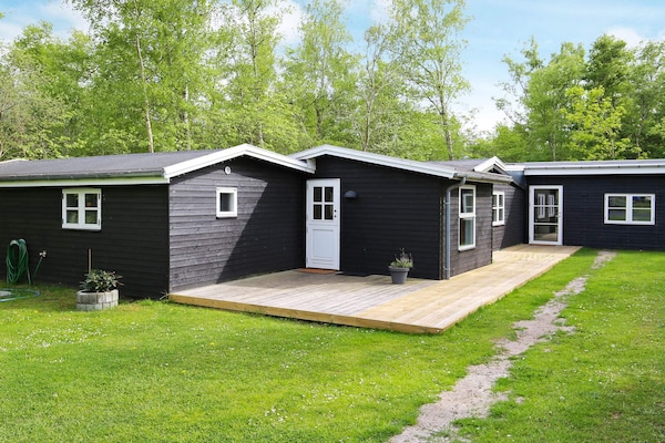 Ruim vakantiehuis aan de Deense kust bij Vig met sauna en boszicht - thumbnail 1