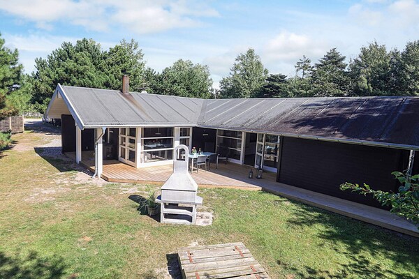 Luxe vakantiehuis met zwembad, sauna en whirlpool op 250m van zee in Bøtø - thumbnail 2