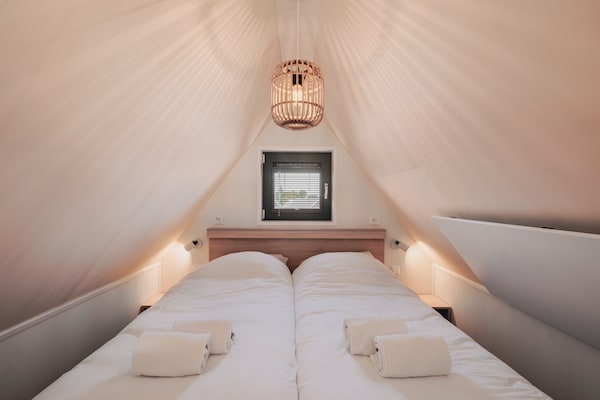 Tiny house aan zee op luxe resort in Nieuwvliet-Bad - thumbnail 2