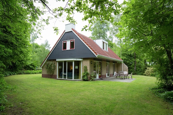 Ús Plakje: Ruim vakantiehuis in het bos van De Lemelerberg - thumbnail 1
