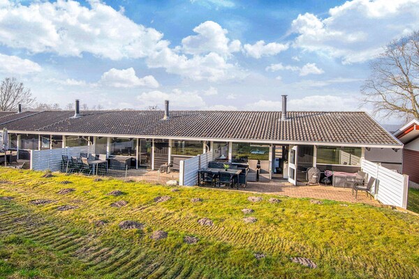 Licht modern vakantiehuis op 200 meter van zee bij Løjt - thumbnail 5