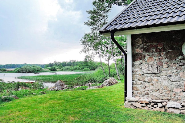 Exclusief vakantiehuis op eigen landtong aan het meer Skeingesjön bij Osby - thumbnail 6