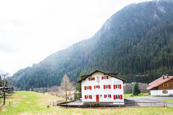 Appartement voor 8 aan de piste in Sankt Gallenkirch - thumbnail 6