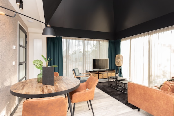 Chique appartement in hartje Renesse met balkon en infrarood sauna - thumbnail 1