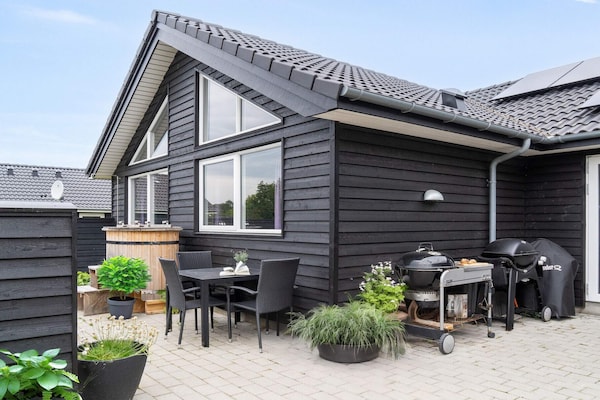 Luxe vakantiehuis voor 16 personen met zwembad, wellness en activiteitenruimte nabij Roskilde Fjord - thumbnail 4