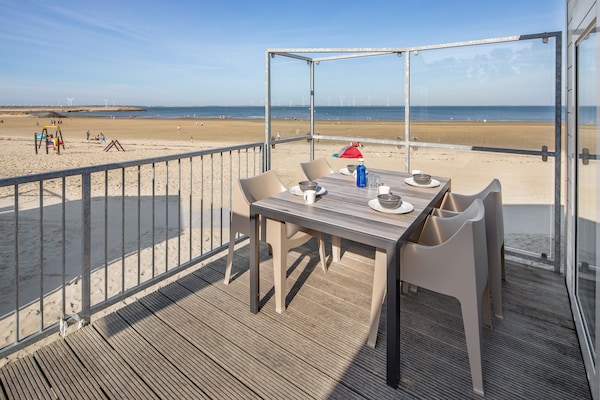 Vrijstaand strandhuis aan Oosterschelde met panoramisch zeezicht - thumbnail 4