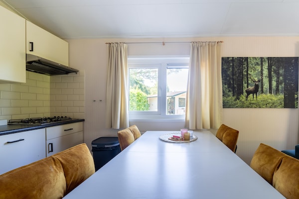 Vrijstaand vakantiehuis in bosrijke omgeving bij Voorthuizen - thumbnail 5