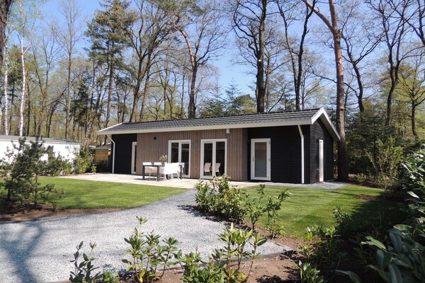 Modern chalet op de Veluwe met tuin, dicht bij Nationaal Park De Hoge Veluwe - thumbnail 1
