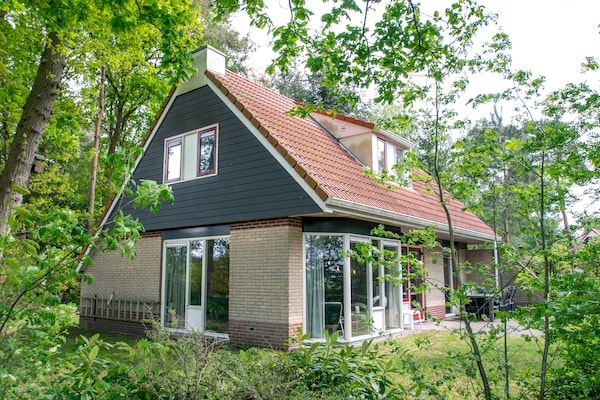 Luxe vakantiehuis in bosrijke omgeving op Buitenplaats Berg en Bos - thumbnail 1