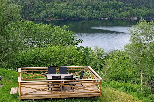 Historisch vakantiehuis met panoramisch fjorduitzicht op Osterøy - thumbnail 6