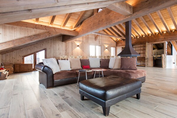 Chalet Le KB: Luxe voor 18 personen direct aan de piste in Champagny - thumbnail 1