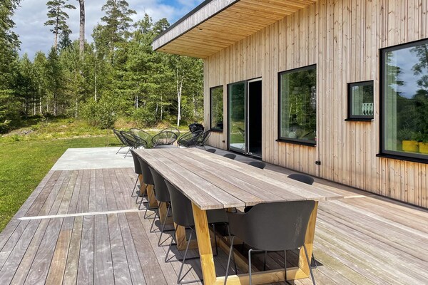 8-persoons vakantiehuis aan het meer in Håcksvik - thumbnail 5