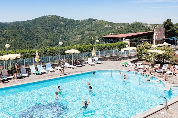 Ruim appartement voor 5 op Toscaans vakantiepark met zwembad nabij Florence - thumbnail 1