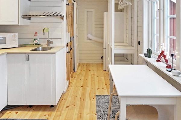 Knus vakantiehuis nabij Grisslehamn met terras, WiFi en boot - thumbnail 4