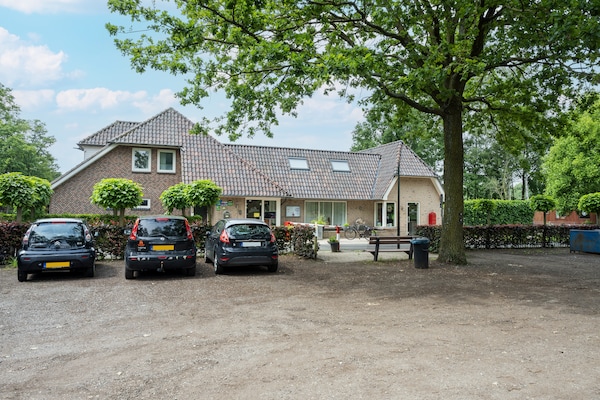 Gezellig houten vakantiehuis Steenmarter in landelijk Reutum - thumbnail 1