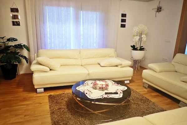 Ruim appartement op vakantiepark bij zee met uitzicht op Velebit - thumbnail 6