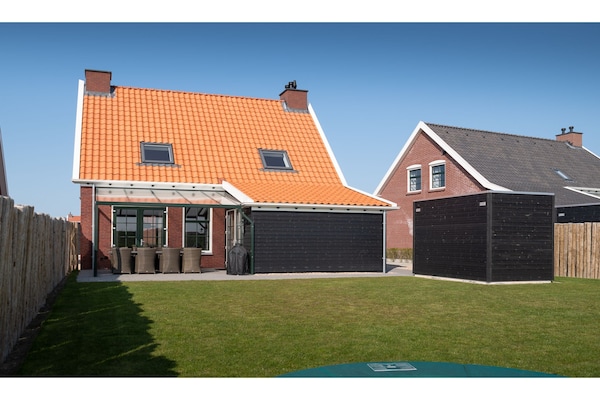 Zeeuwse Pracht: Luxe vrijstaande villa op 100m van zee in Colijnsplaat - thumbnail 1