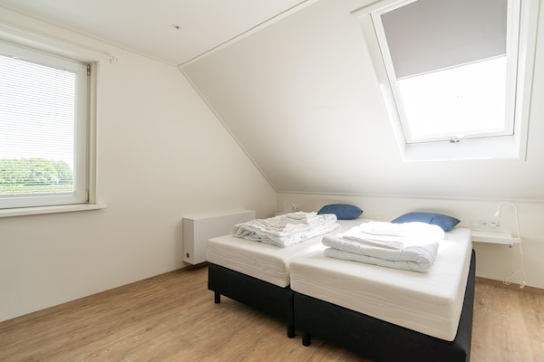 Kaapsduin: Ruim groepsappartement in het bos bij Nes, Ameland - thumbnail 2