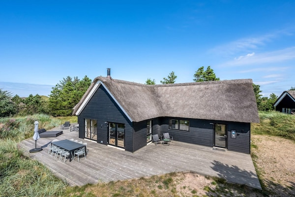 Modern vakantiehuis voor 8 in Henne Strand met sauna, whirlpool en activiteitenruimte - thumbnail 2