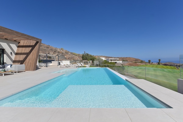 Sunset Villa: Luxe 12-persoons vakantiehuis met privézwembad in Salobre Golf Resort - thumbnail 1