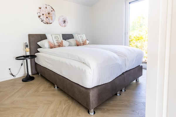 Modern chalet aan vijver in Veldhoven, huisdier- en kindvriendelijk - thumbnail 3