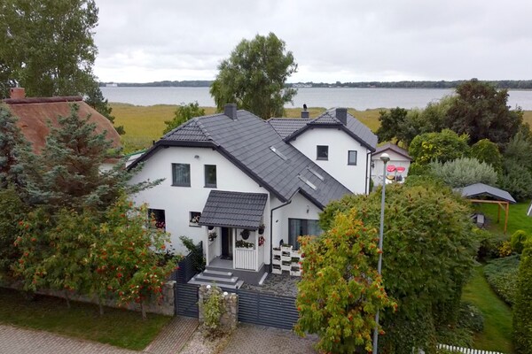 Luxe vakantiehuis met privézwembad op 800m van het strand in Dziwnówek - thumbnail 1