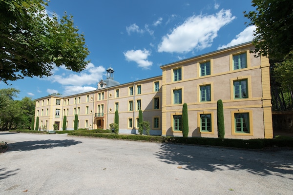 Romantisch Provençaals appartement in kasteeldomein bij Montbrun les Bains - thumbnail 6
