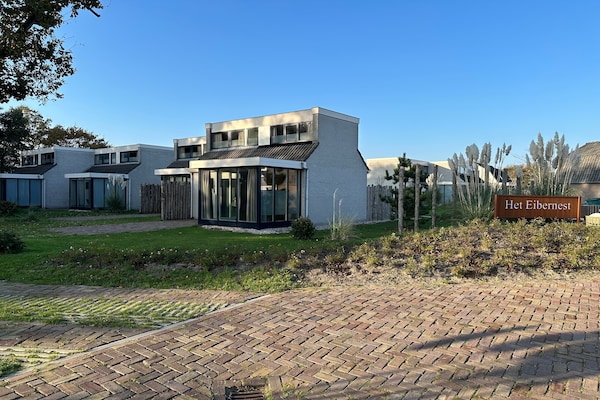 Sfeervol vakantiehuis met serre op rustig park in De Cocksdorp - thumbnail 4