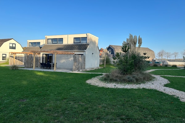 Sfeervol vakantiehuis op rustig park in De Cocksdorp, Texel - thumbnail 1