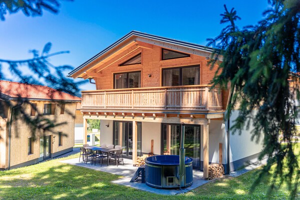 Ruim chalet voor 8 met privésauna en jacuzzi aan de golfbaan in St. Englmar - thumbnail 3