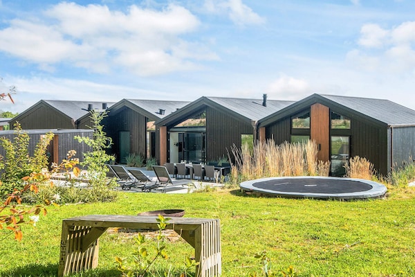 Modern vakantiehuis voor 12 personen met zwembad op 500m van het strand - thumbnail 2