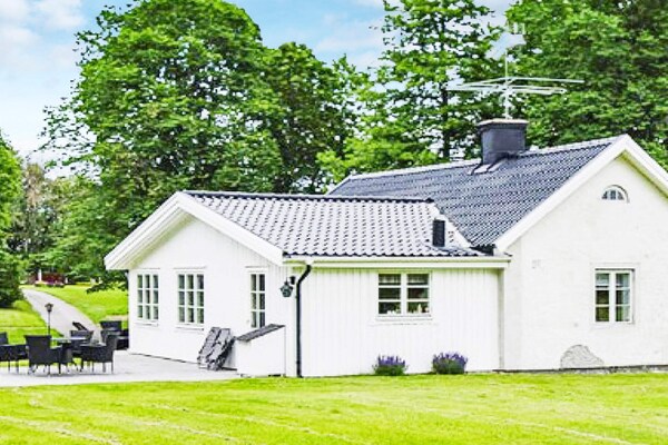 6-persoons vakantiehuis aan het meer in Åsbro - thumbnail 3