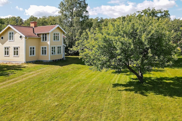 Authentiek meerhuis uit 1900 in Nykvarn met privé-steiger aan Yngern - thumbnail 3