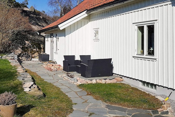 Sfeervol vakantiehuis met panoramisch fjorduitzicht op Tjörn - thumbnail 3