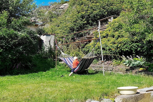 Sfeervol vakantiehuis met panoramisch fjorduitzicht op Tjörn - thumbnail 6