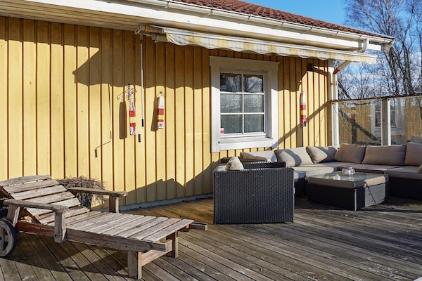 Zweeds vakantiehuis aan golfbaan, 600m van zee – 8 personen - thumbnail 2