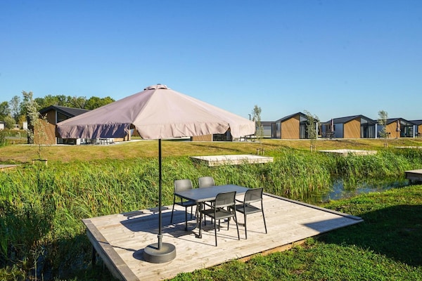 4-persoons chalet aan het meer in Kampen - thumbnail 6