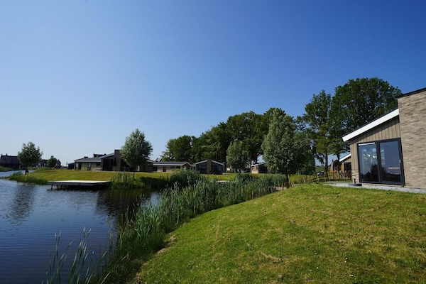 6-persoons chalet direct aan het meer in Kampen - thumbnail 5