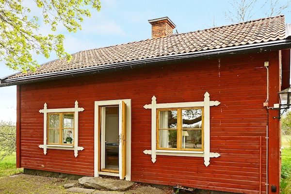 Historisch bakhuis aan het Båvenmeer in Sörmland - thumbnail 1