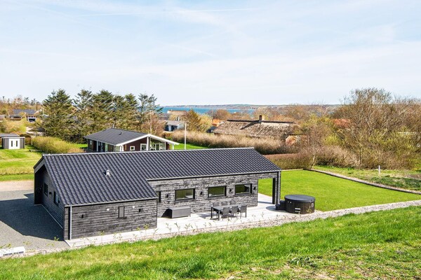 Energieneutraal vakantiehuis met hottub, 350m van de Limfjord - thumbnail 5