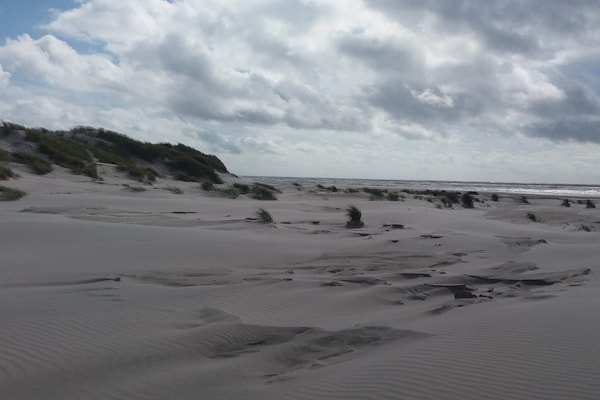 Ruim vakantiehuis voor 10 personen met sauna, whirlpool en speeltuin op 400 meter van de zee - thumbnail 2