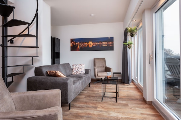 Modern appartement aan het Sneekermeer met oostelijk balkon - thumbnail 2